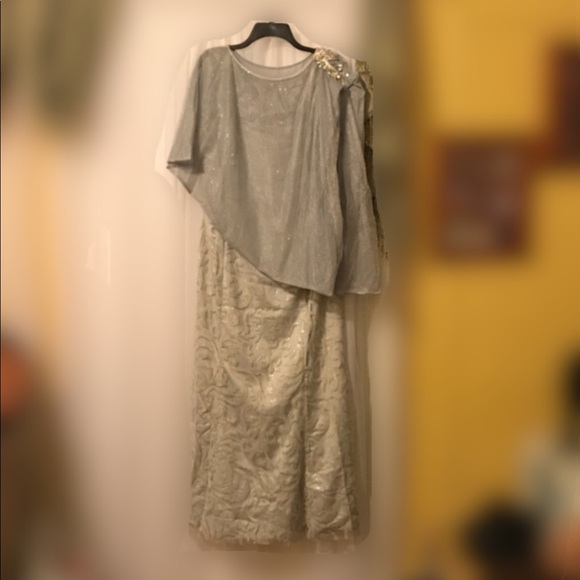 Silver evening dress - Picture 1 of 2